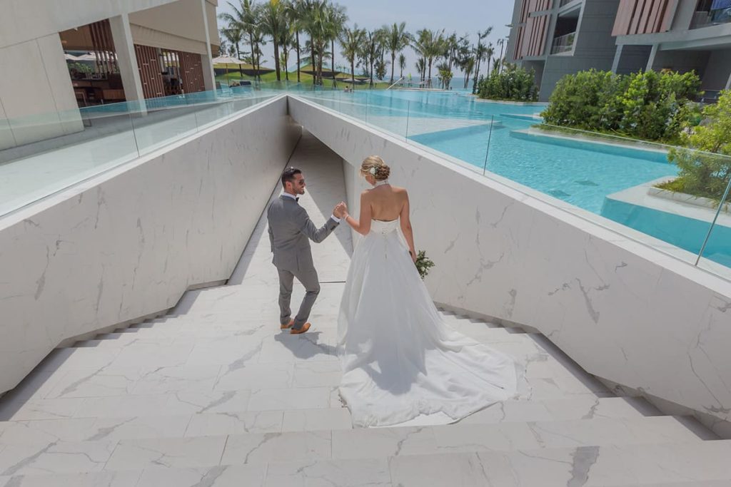 Pre-wedding photo shoot on the beach